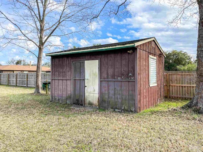 Building Photo - 5527 Sunburst Ln