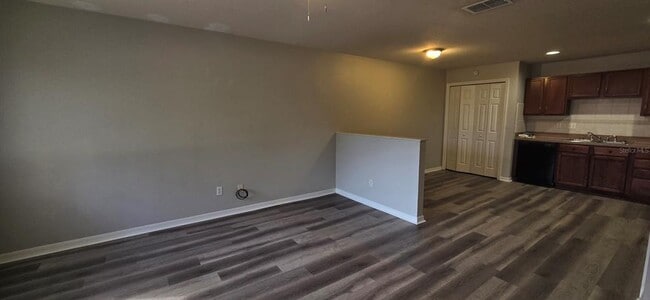 Building Photo - 2911 SE 52nd Ave