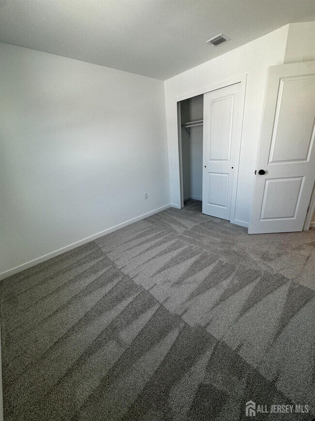 Building Photo - 59 Basswood St