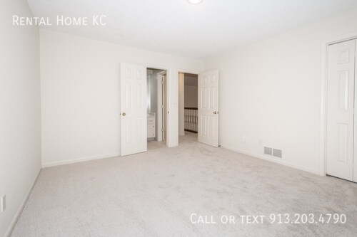 Building Photo - 5619 Riley-