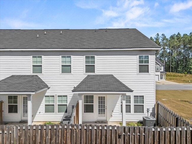 Building Photo - 1071 Linsmore Ave