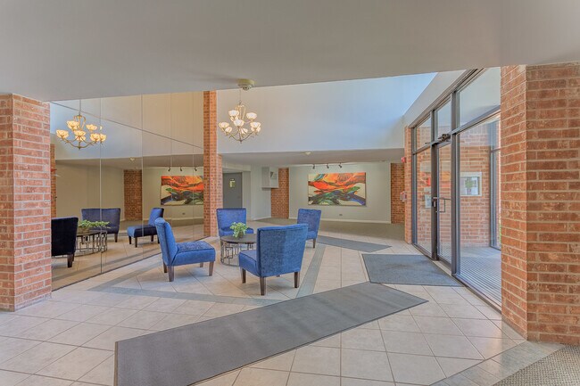 Building Photo - 1615 E Central Rd