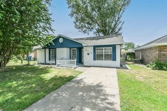 Building Photo - 5514 Vickita Dr