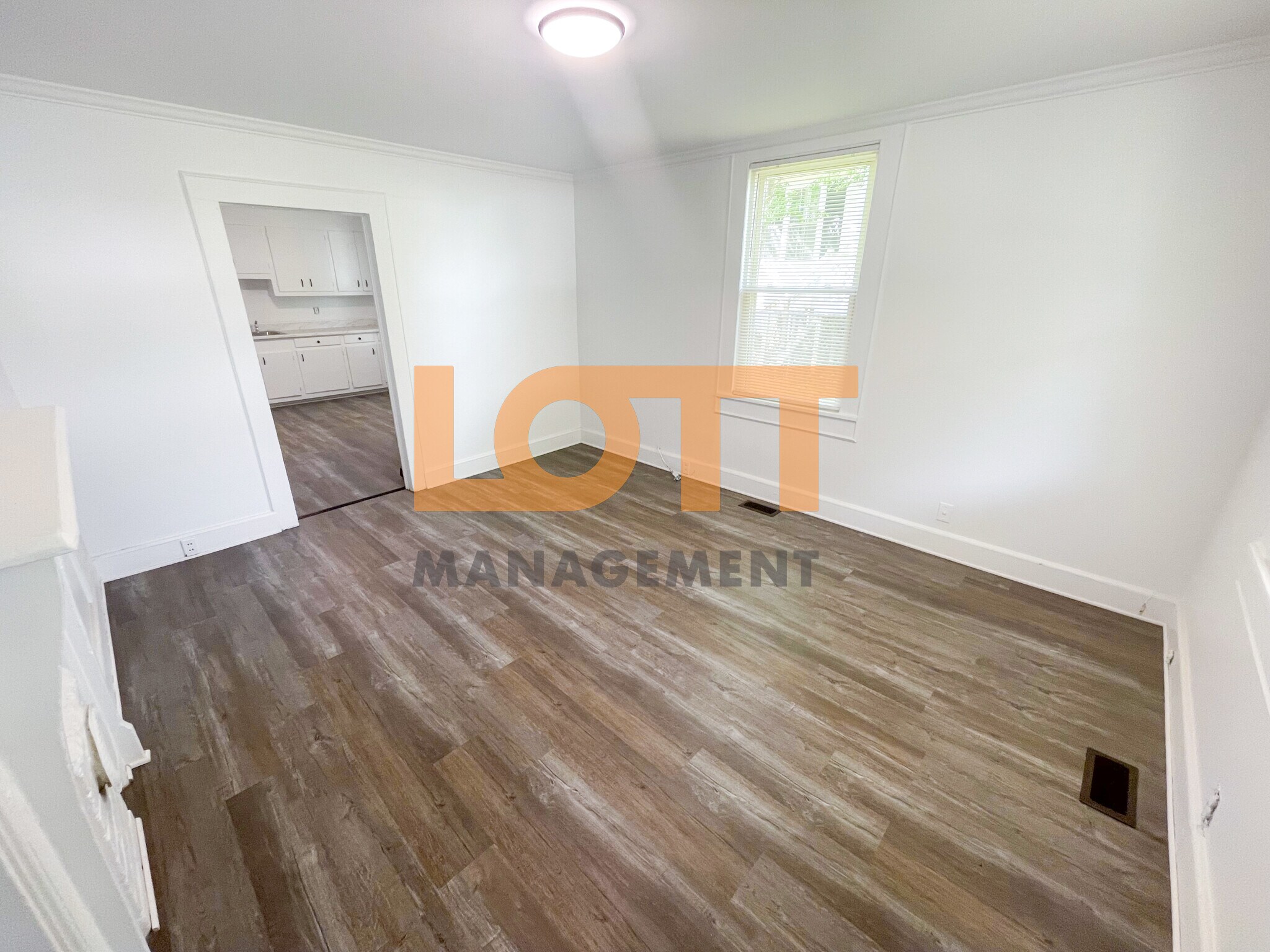 Building Photo - 276 Moore St