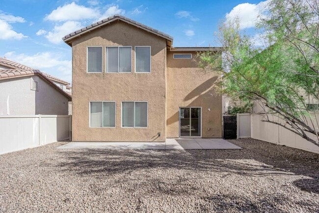 Building Photo - Large 3 bedroom, 2.5 bath house!