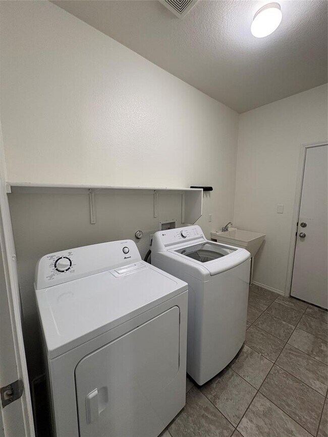 Building Photo - 11617 Murron Dr