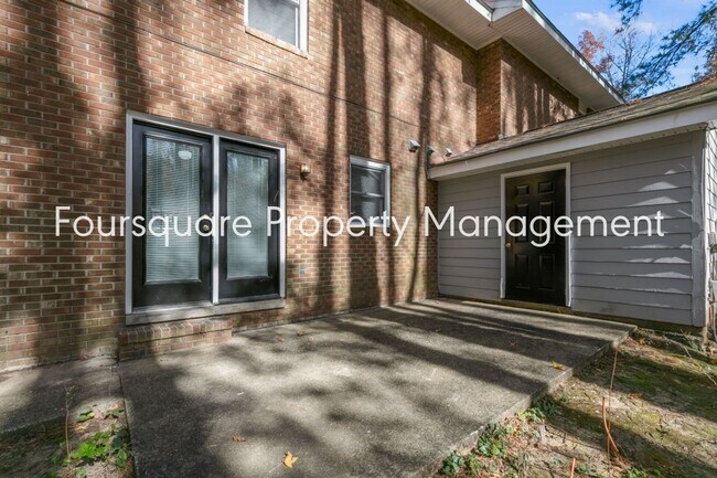 Building Photo - 1105 Timber Dr