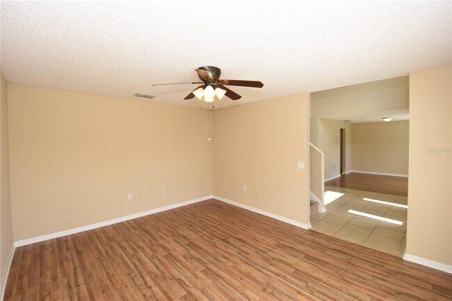 Building Photo - 27 Riverdale Ln