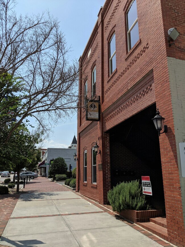 Primary Photo - 55 E Main St
