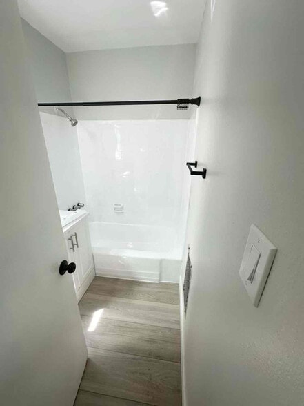 Building Photo - 7255 Jordan