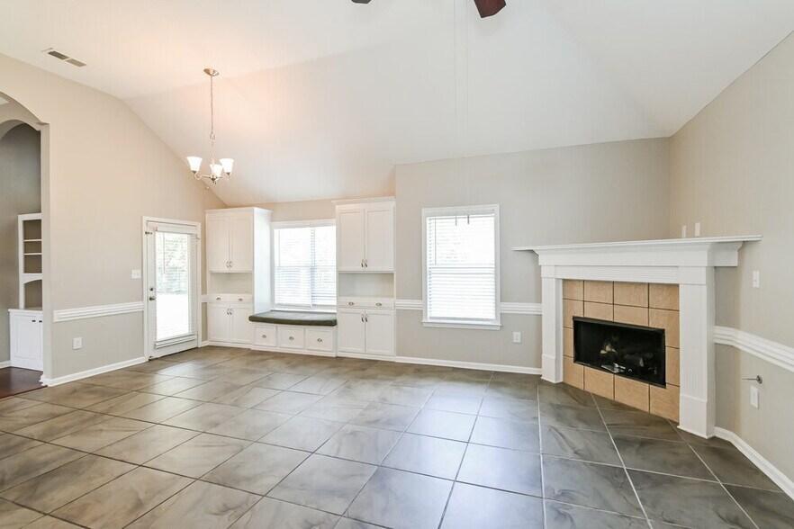 Building Photo - 6308 Acree Ln