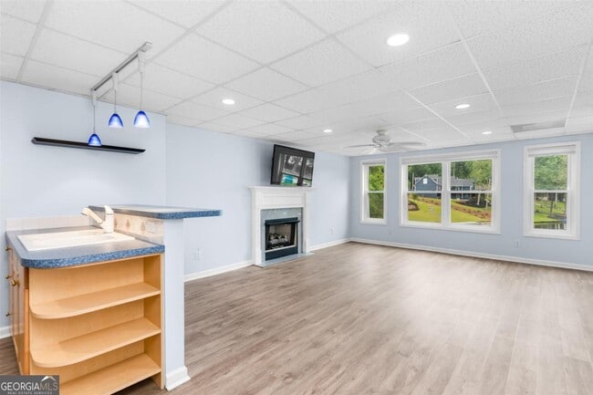 Building Photo - 1060 Old Rock Rd