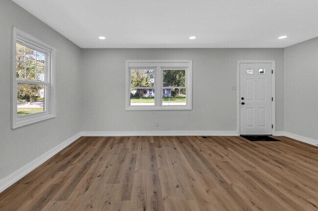 Building Photo - Houston Avenue