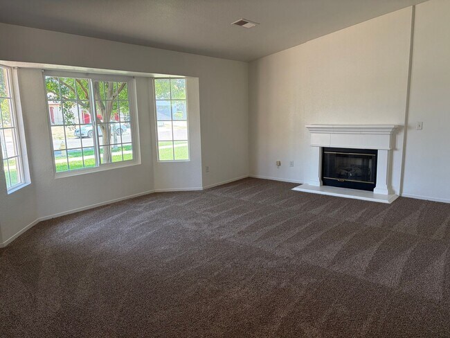 Building Photo - 96 E San Clemente Ct