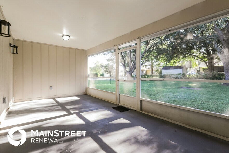 Building Photo - 3216 Big Valley Dr