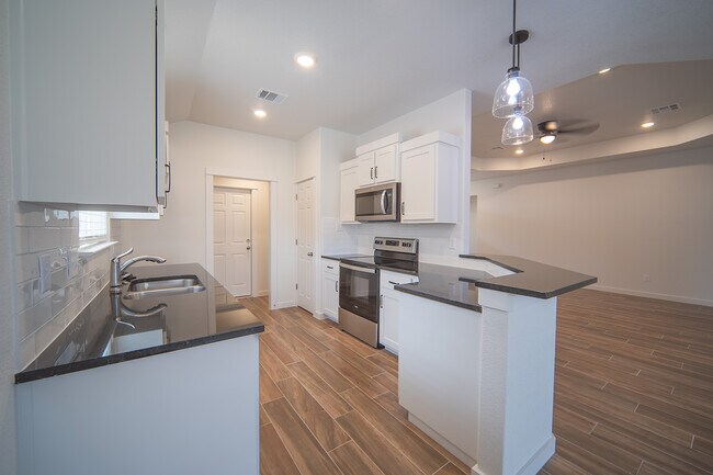 Building Photo - 1414 Sideoats Ln