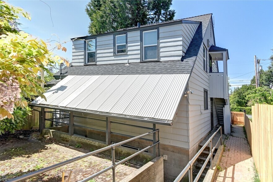 Building Photo - 115 S Kelsey St