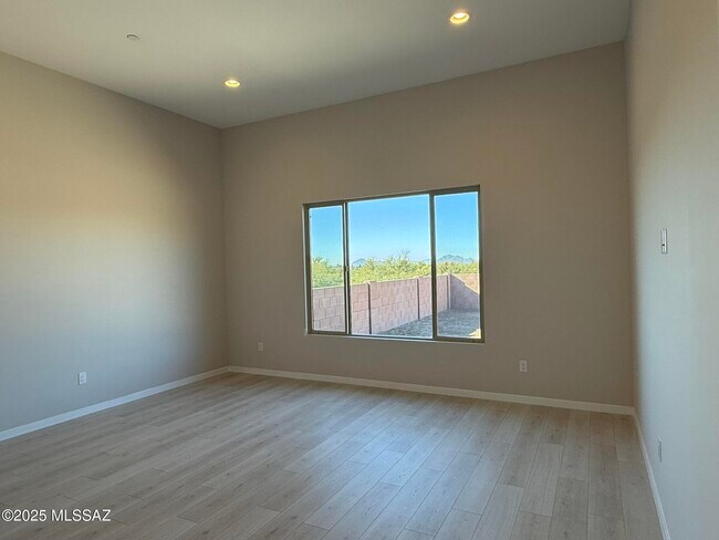 Building Photo - 5981 East Calle Agua Verde