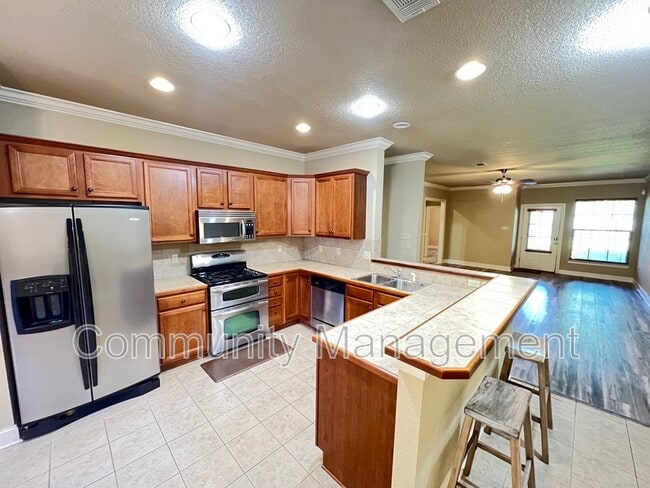 Primary Photo - 4848 Windsor Village Dr