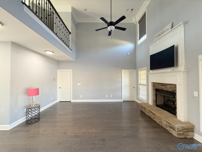 Building Photo - 218 Woodgrove Dr