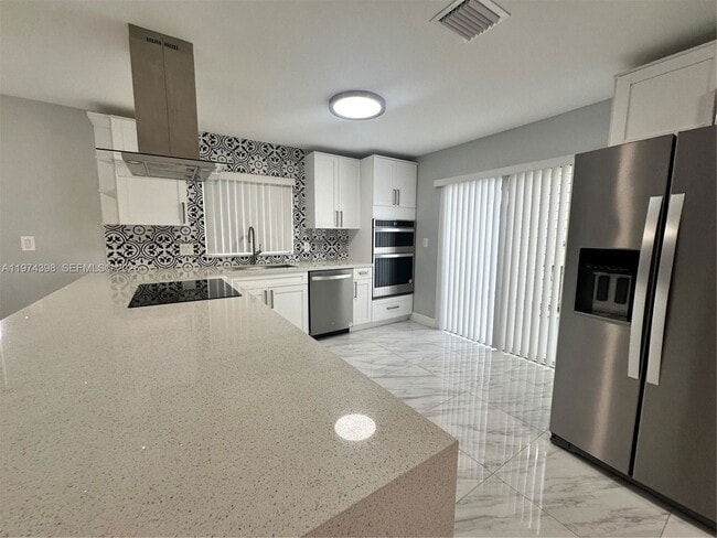 Building Photo - 14024 SW 148th Ln