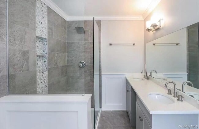 Building Photo - 335 Gillette St