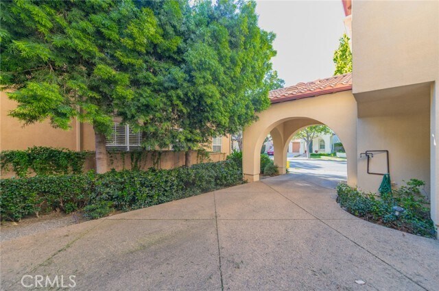 Building Photo - 24 Sebastian