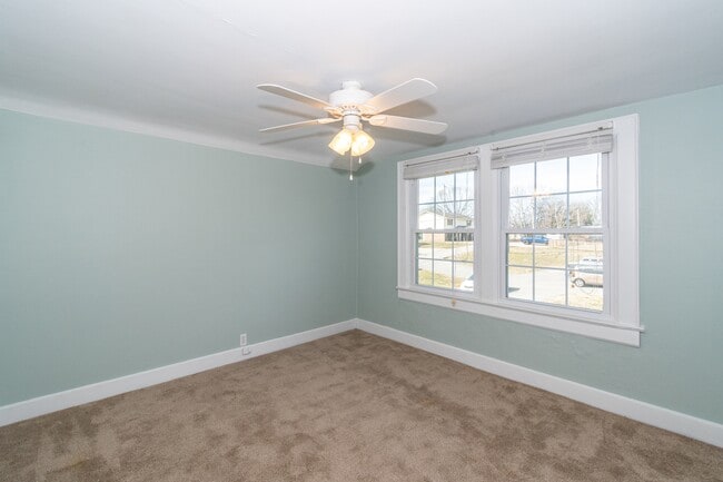 Building Photo - 412 Keeble St