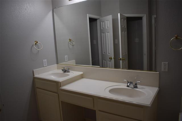 Building Photo - 2027 Wimbledon Dr