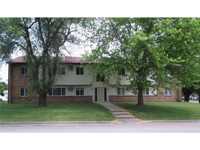 Primary Photo - 328 Lake St