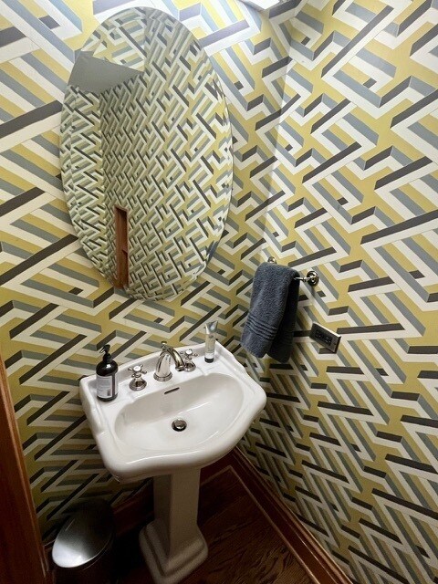 Building Photo - 3700 N Hermitage Ave