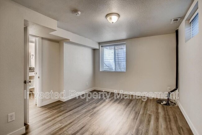 Building Photo - 172 S Cody St