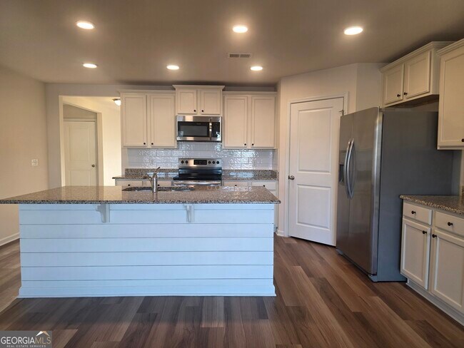 Building Photo - 234 Bellflower Cir