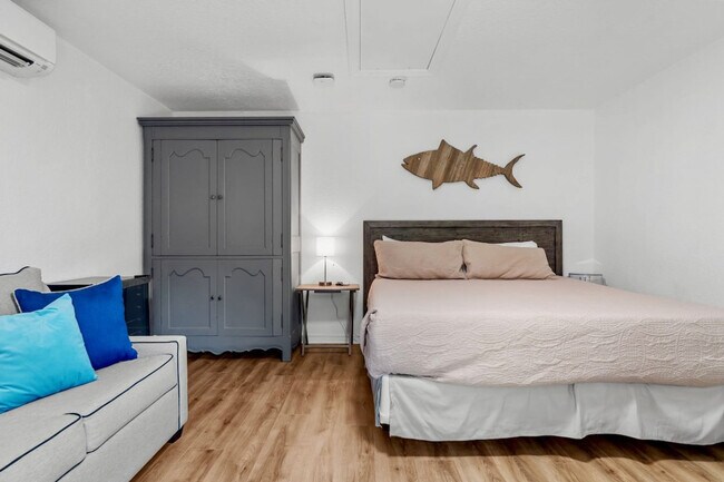 Building Photo - 4639 Paradise Isles