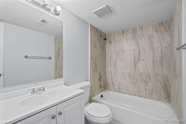 Building Photo - 3445 Cochran Dr