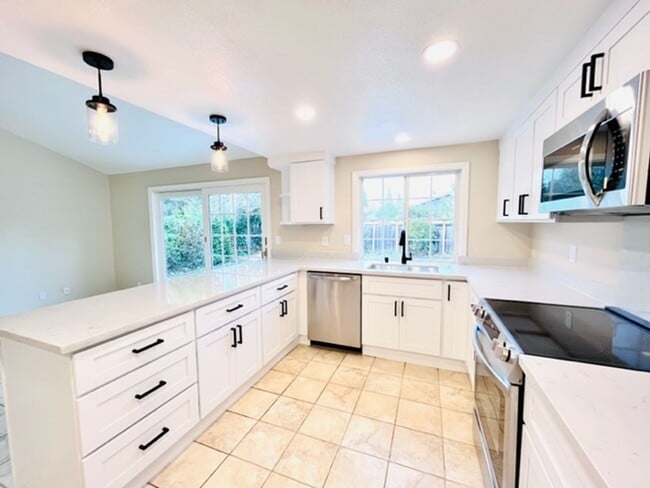 Building Photo - NEWLY RENOVATED- 4BD/2BA, Single-Family Home in Twin Creeks Area of San Ramon- Available NOW!