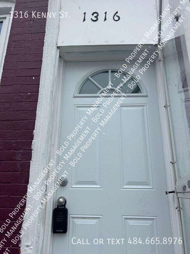 Building Photo - 1316 Kenny St