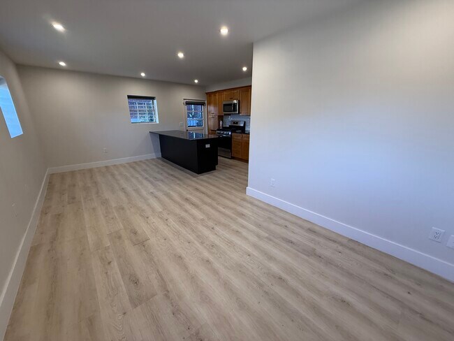 Building Photo - 426 Plateau Ave