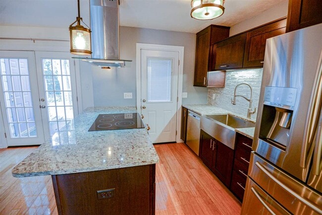 Building Photo - 108 E 3rd Ave