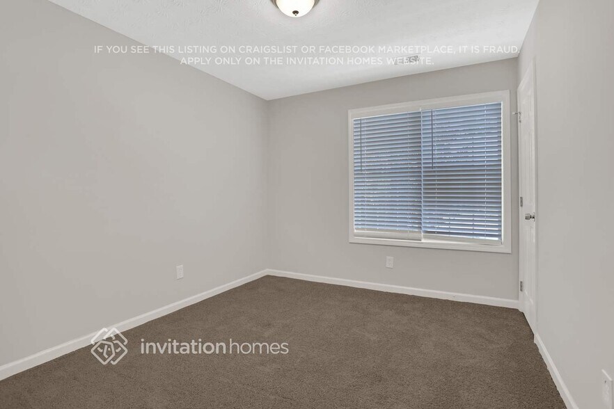 Building Photo - 4150 Hillsborough Dr SW