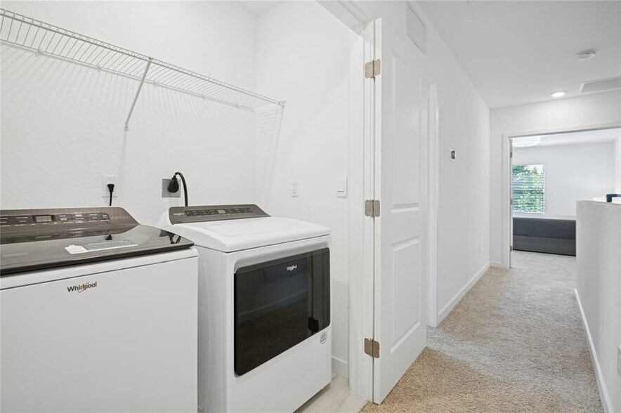 Building Photo - 180 SE 5th Ct