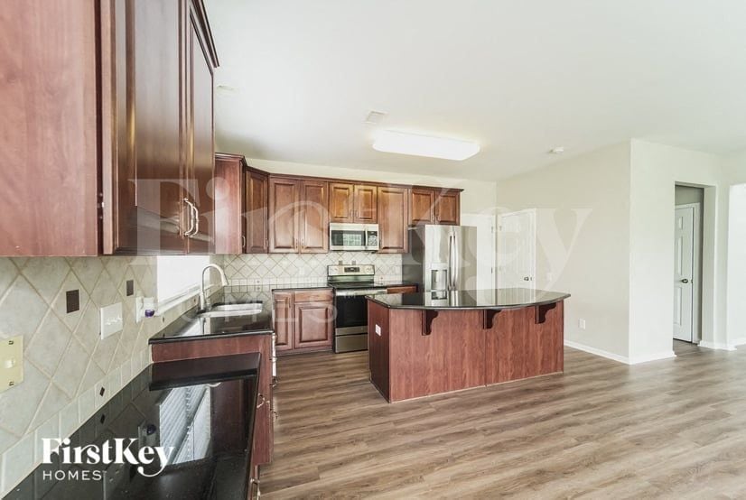 Building Photo - 10435 Olde Ivy Way