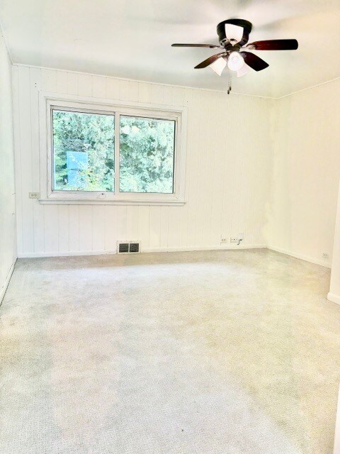 Building Photo - 531 Pinecrest Ln