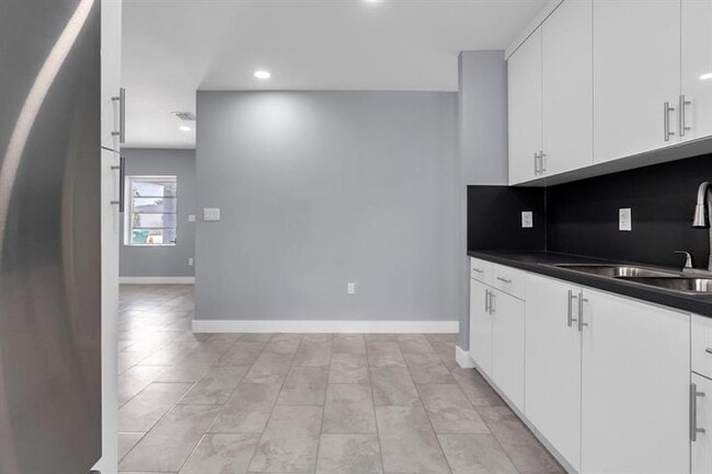 Building Photo - 14620 Tyler St