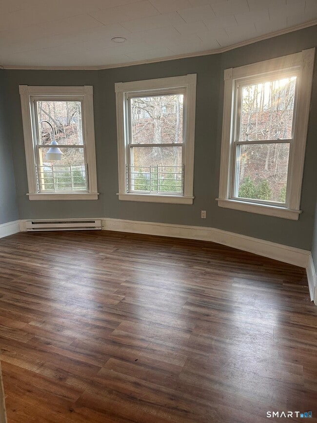 Building Photo - 20 Myrtle Ave