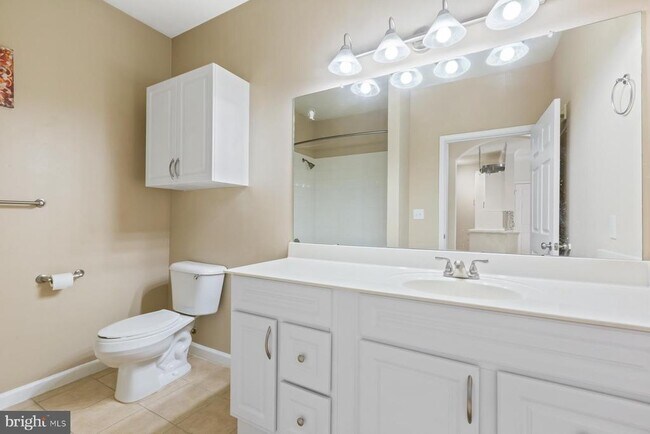 Building Photo - 12945 Centre Park Cir