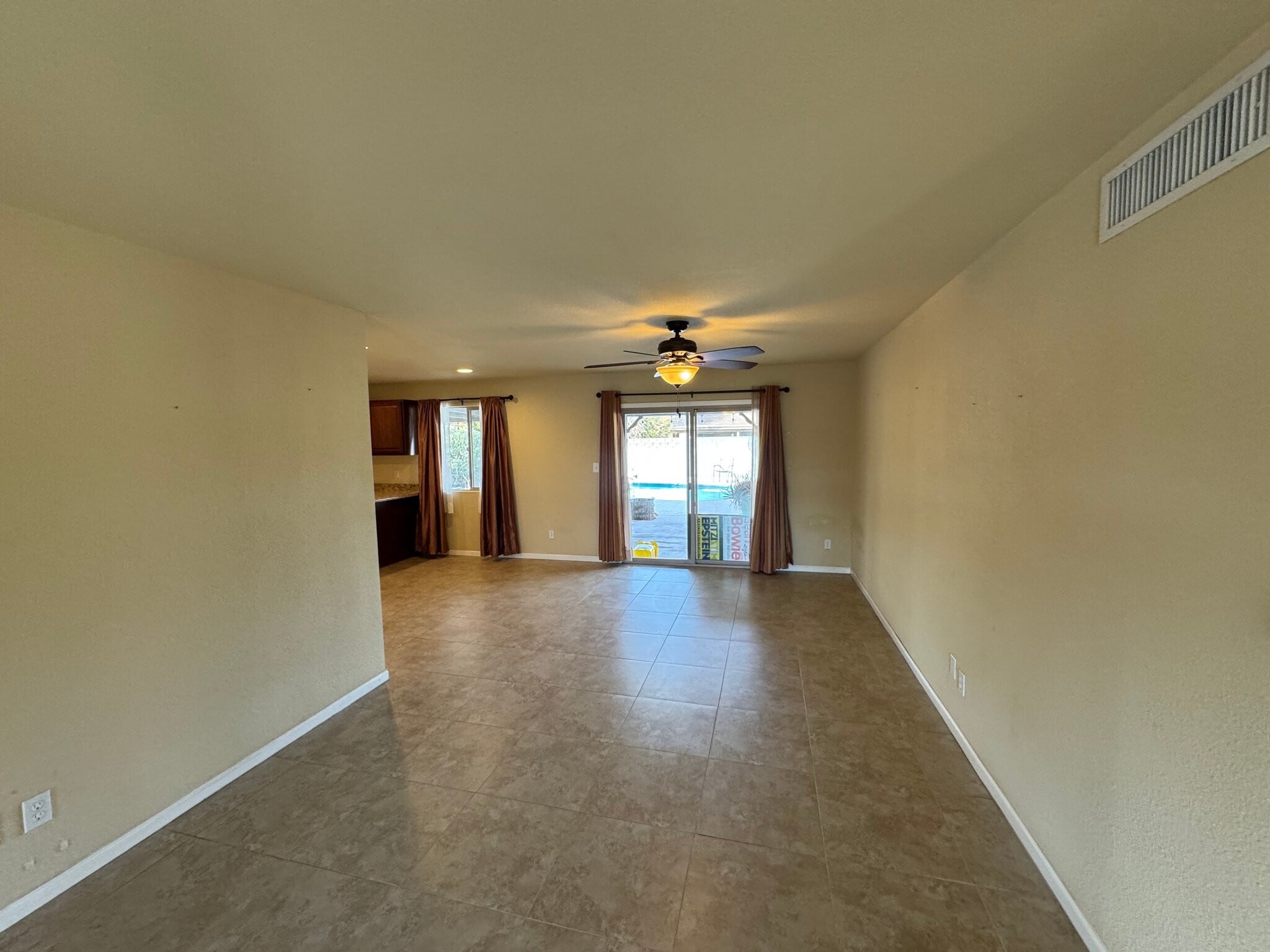 Building Photo - 2058 E Fremont Dr