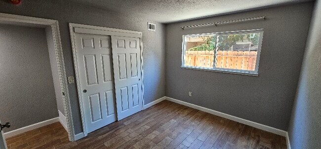 Building Photo - 2540 Antoine Ct