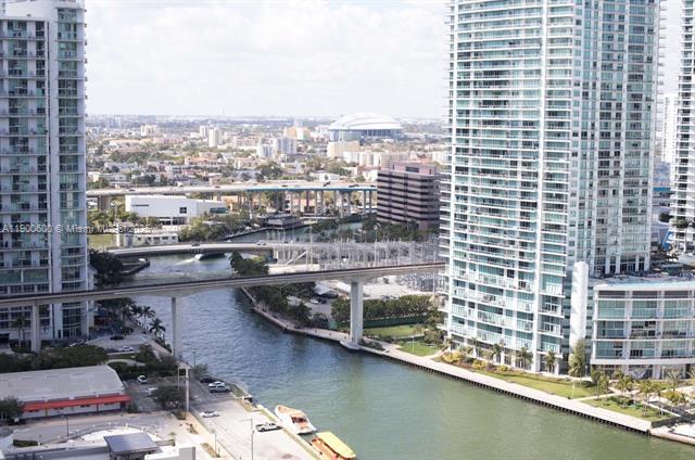 Building Photo - 68 SE 6th St