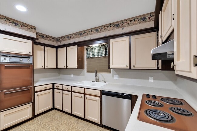Building Photo - 3810 Glenheather Dr